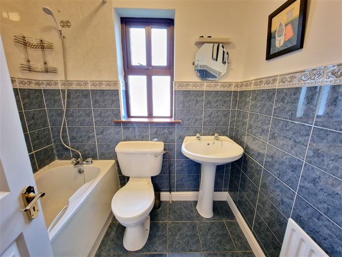50 Woodlands, Kilrush Road, Ennis, Co. Clare