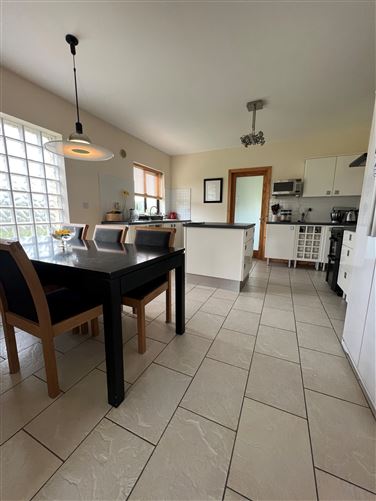 4 Beachfield Manor, Screen, Wexford