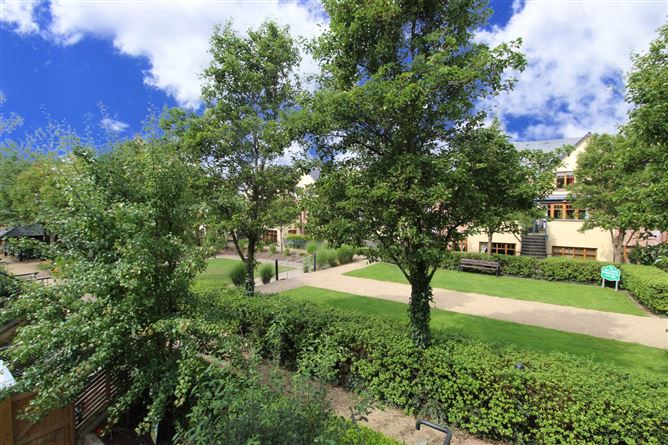 13 Woodbrook Park, Castleknock, Dublin 15
