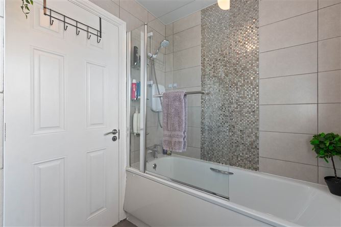 11 Lios An Uisce, Merlin Park, Galway, County Galway