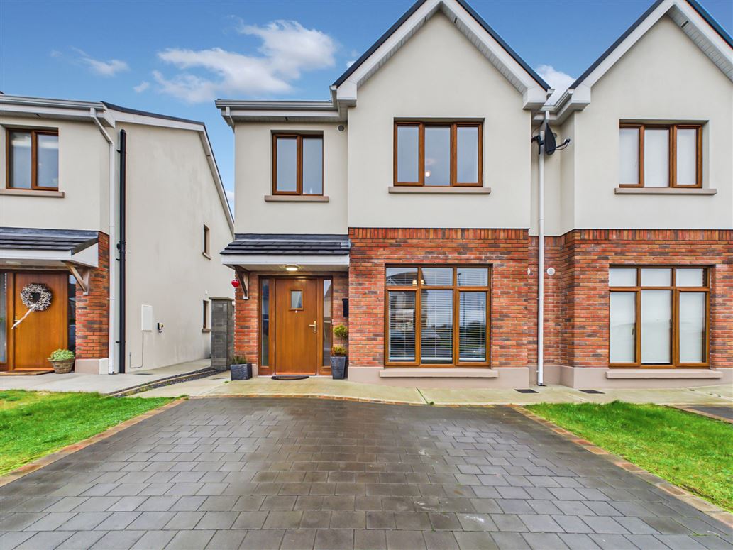 70 The Maples, Oakleigh Wood, Ennis, Co. Clare.