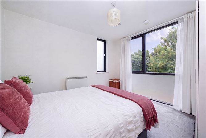 Photo 11 of 24 — 13 Parkview Drive, Finglas, Dublin 11