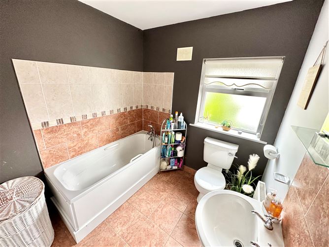 34 Dartry Park, Cootehill, Cavan