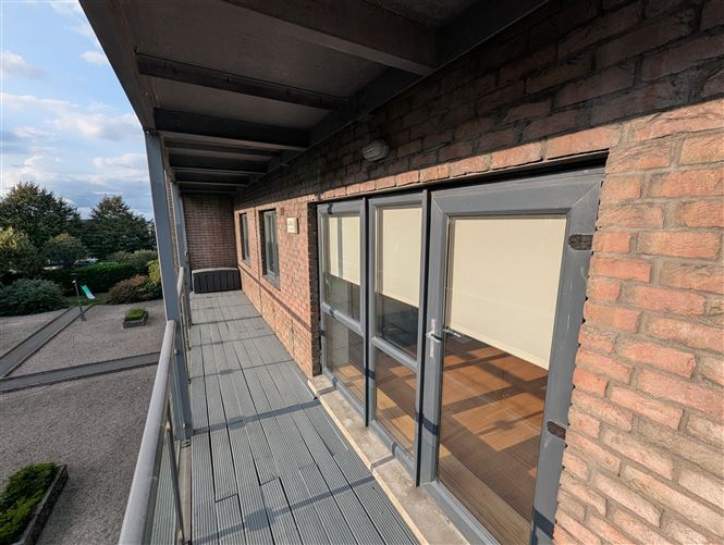 https://photos-a.propertyimages.ie/media/5/8/3/4951385/63aeb694-301e-4717-afd0-3cd8072712c8_l.jpg