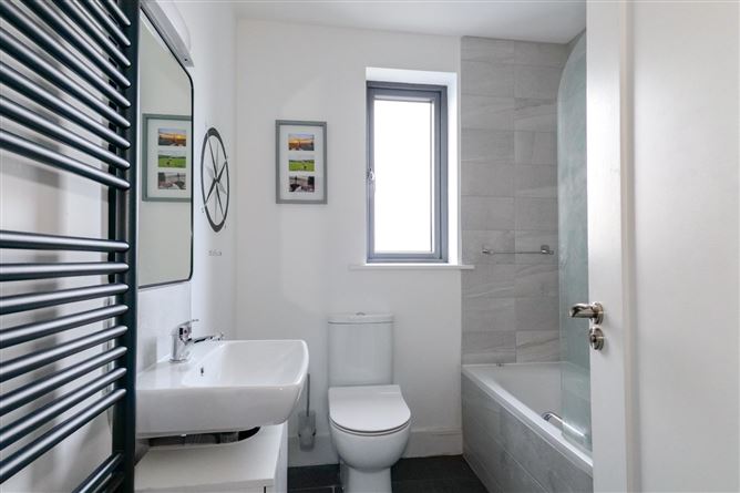 1 Gort Na Carraige, Seapoint, Barna, Galway