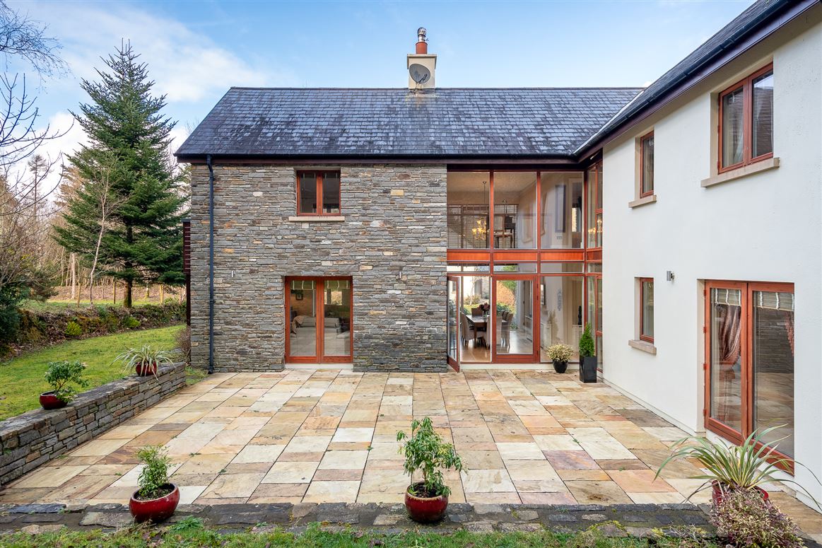 An Dún House, 6 Mountain View, Sheen Falls Country Club, Kenmare, Co. Kerry, V93 XK85