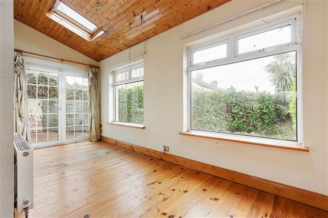 63 Mackintosh Park, Pottery Road, Dun Laoghaire, County Dublin