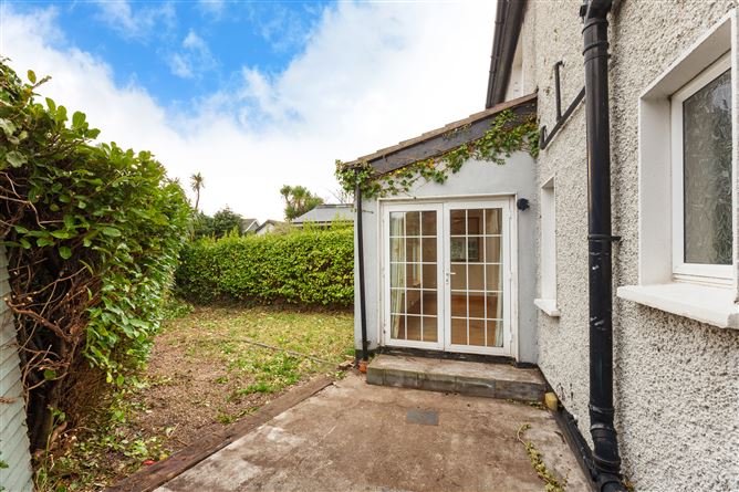 63 Mackintosh Park, Pottery Road, Dun Laoghaire, County Dublin