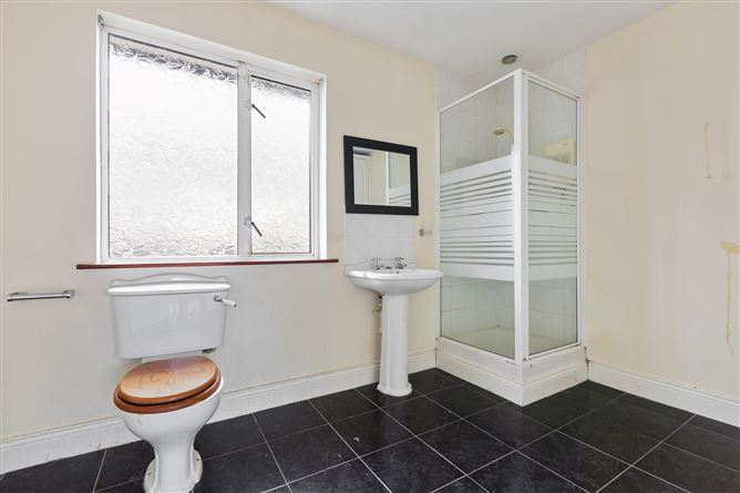 63 Mackintosh Park, Pottery Road, Dun Laoghaire, County Dublin