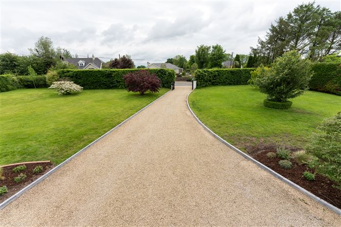 Roo West, Ardnacrusha, Clare