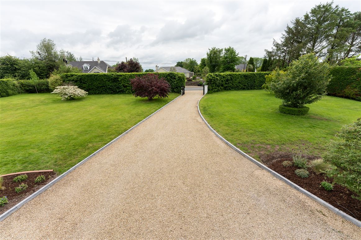 Roo West, Ardnacrusha, Clare