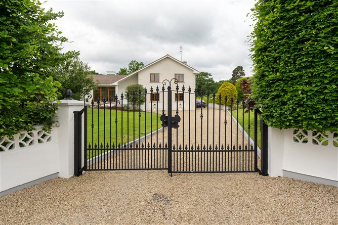 Roo West, Ardnacrusha, Clare