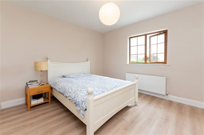 Roo West, Ardnacrusha, Clare