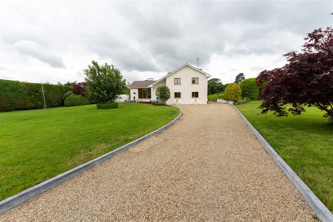 Roo West, Ardnacrusha, Clare