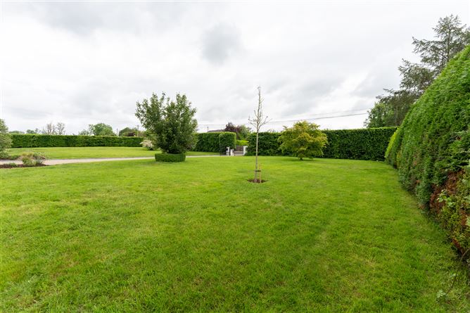 Roo West, Ardnacrusha, Clare