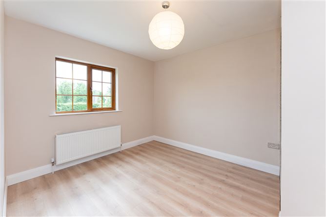 Roo West, Ardnacrusha, Clare