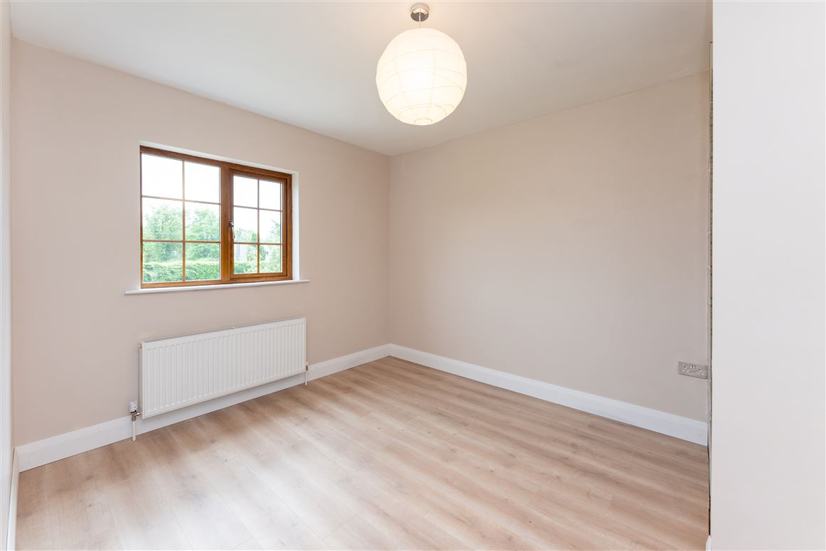 Roo West, Ardnacrusha, Clare