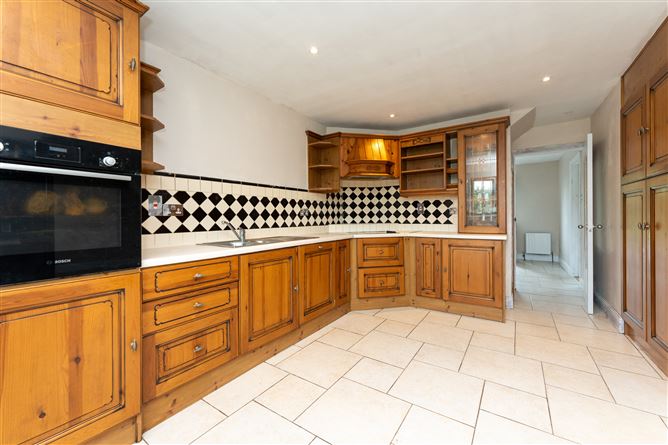 Roo West, Ardnacrusha, Clare