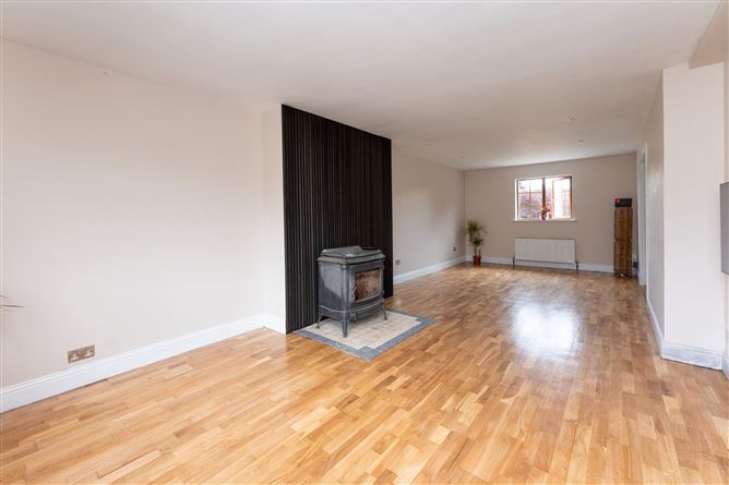 Roo West, Ardnacrusha, Clare