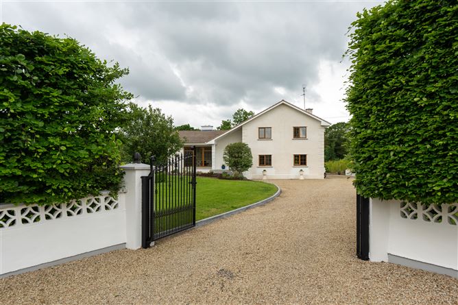 Roo West, Ardnacrusha, Clare