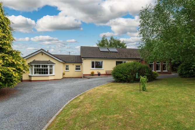 https://photos-a.propertyimages.ie/media/5/8/4/4932485/021a4d58-7860-47ab-9caf-4500dafc13cc_l.jpg