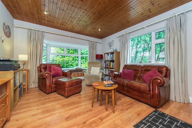 https://photos-a.propertyimages.ie/media/5/8/4/4932485/021a4d58-7860-47ab-9caf-4500dafc13cc_l.jpg