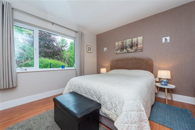 https://photos-a.propertyimages.ie/media/5/8/4/4932485/021a4d58-7860-47ab-9caf-4500dafc13cc_l.jpg