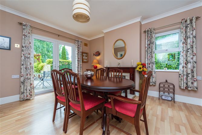 https://photos-a.propertyimages.ie/media/5/8/4/4932485/021a4d58-7860-47ab-9caf-4500dafc13cc_l.jpg