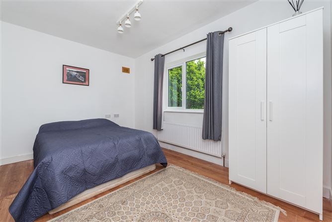 https://photos-a.propertyimages.ie/media/5/8/4/4932485/021a4d58-7860-47ab-9caf-4500dafc13cc_l.jpg