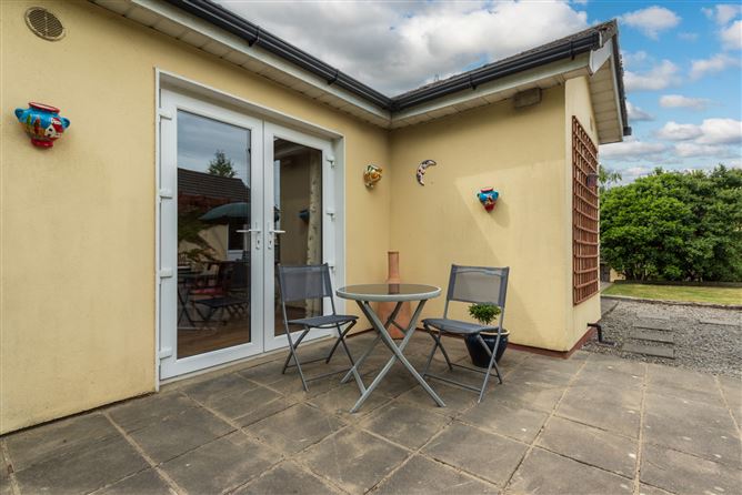 https://photos-a.propertyimages.ie/media/5/8/4/4932485/021a4d58-7860-47ab-9caf-4500dafc13cc_l.jpg