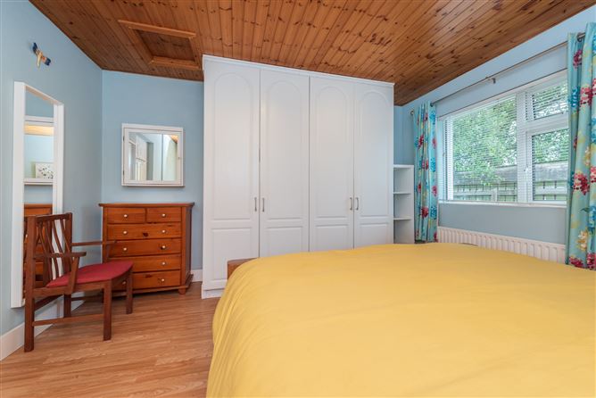https://photos-a.propertyimages.ie/media/5/8/4/4932485/021a4d58-7860-47ab-9caf-4500dafc13cc_l.jpg