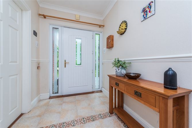 https://photos-a.propertyimages.ie/media/5/8/4/4932485/021a4d58-7860-47ab-9caf-4500dafc13cc_l.jpg