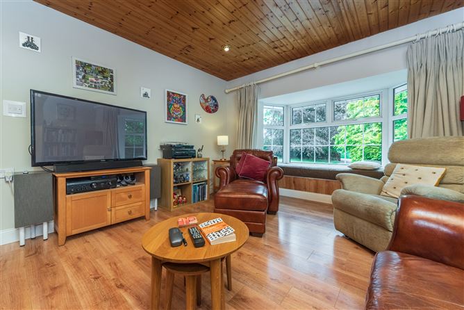 https://photos-a.propertyimages.ie/media/5/8/4/4932485/021a4d58-7860-47ab-9caf-4500dafc13cc_l.jpg
