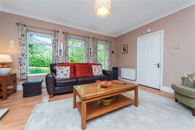https://photos-a.propertyimages.ie/media/5/8/4/4932485/021a4d58-7860-47ab-9caf-4500dafc13cc_l.jpg