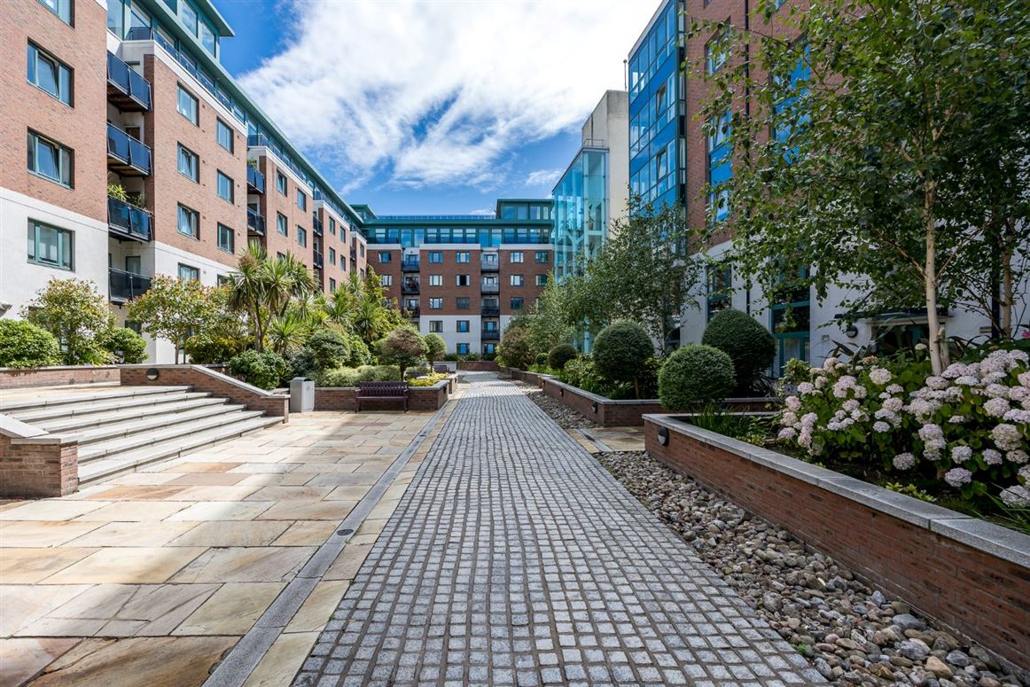57 Adelaide Square, Whitefriar Street, South City Centre, Dublin 8