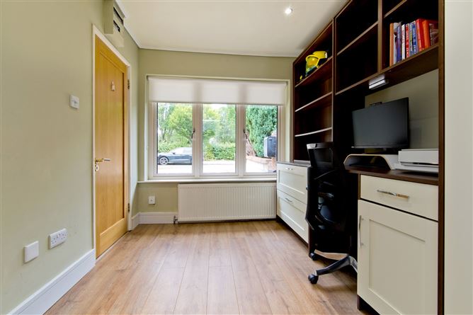 Photo 11 of 21 — 33 Wooddale Crescent, Ballycullen, Dublin 24