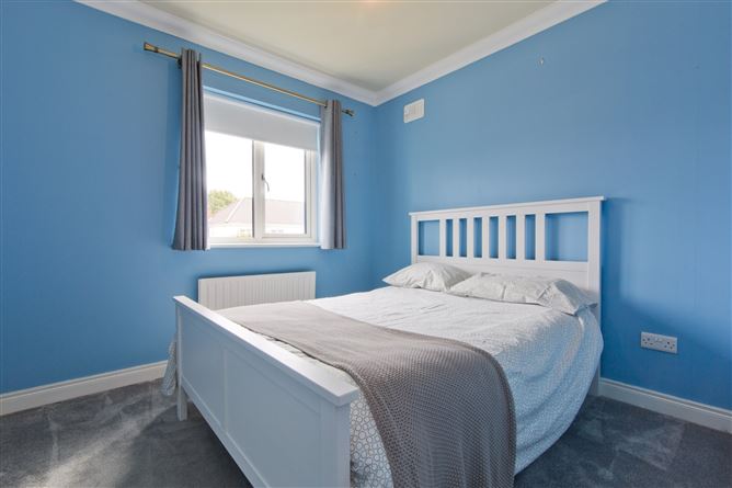 Photo 15 of 21 — 33 Wooddale Crescent, Ballycullen, Dublin 24