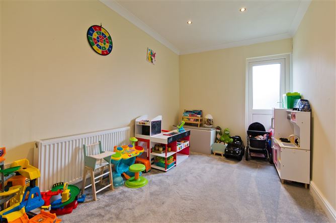 Photo 10 of 21 — 33 Wooddale Crescent, Ballycullen, Dublin 24