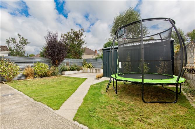 Photo 18 of 21 — 33 Wooddale Crescent, Ballycullen, Dublin 24