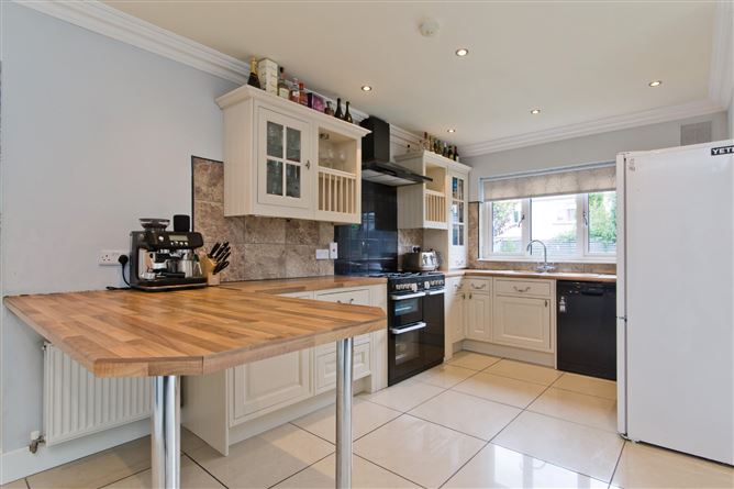 Photo 9 of 21 — 33 Wooddale Crescent, Ballycullen, Dublin 24