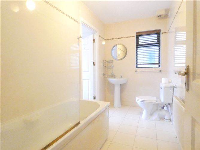 38 Poplar Drive, Carraig an Aird, Six Cross Roads, Waterford