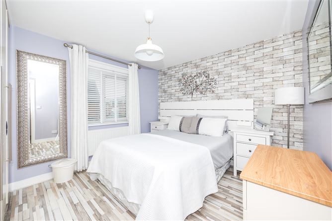 https://photos-a.propertyimages.ie/media/5/8/5/4895585/f7497a6a-1e6d-4d22-867d-e36881916486_l.jpg