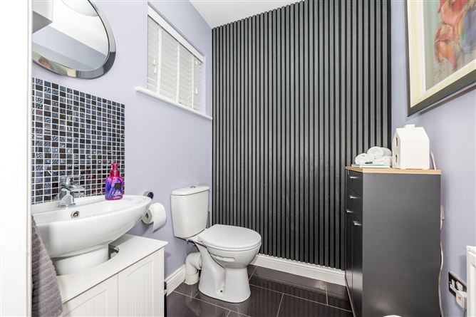 https://photos-a.propertyimages.ie/media/5/8/5/4895585/f7497a6a-1e6d-4d22-867d-e36881916486_l.jpg