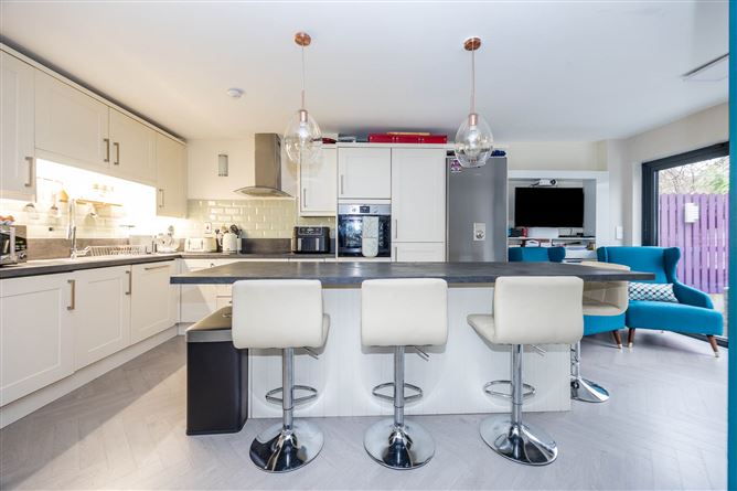 https://photos-a.propertyimages.ie/media/5/8/5/4895585/f7497a6a-1e6d-4d22-867d-e36881916486_l.jpg