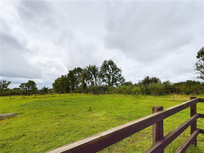 Monaveen, Woodlawn, Ballinasloe, County Galway