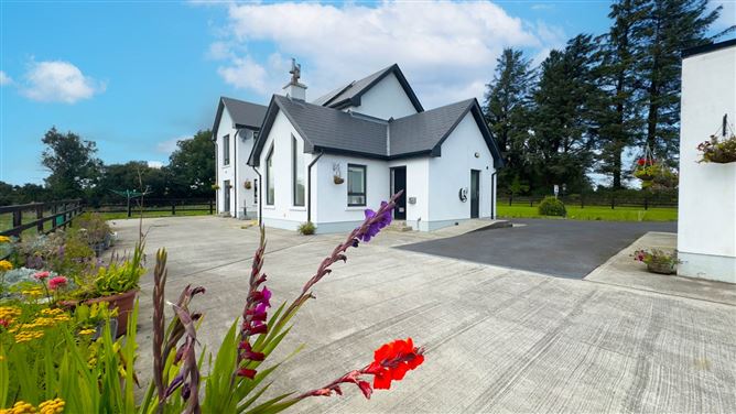 Monaveen, Woodlawn, Ballinasloe, County Galway
