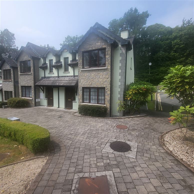 6 Clement Court Lough Rynn, Mohill, Leitrim