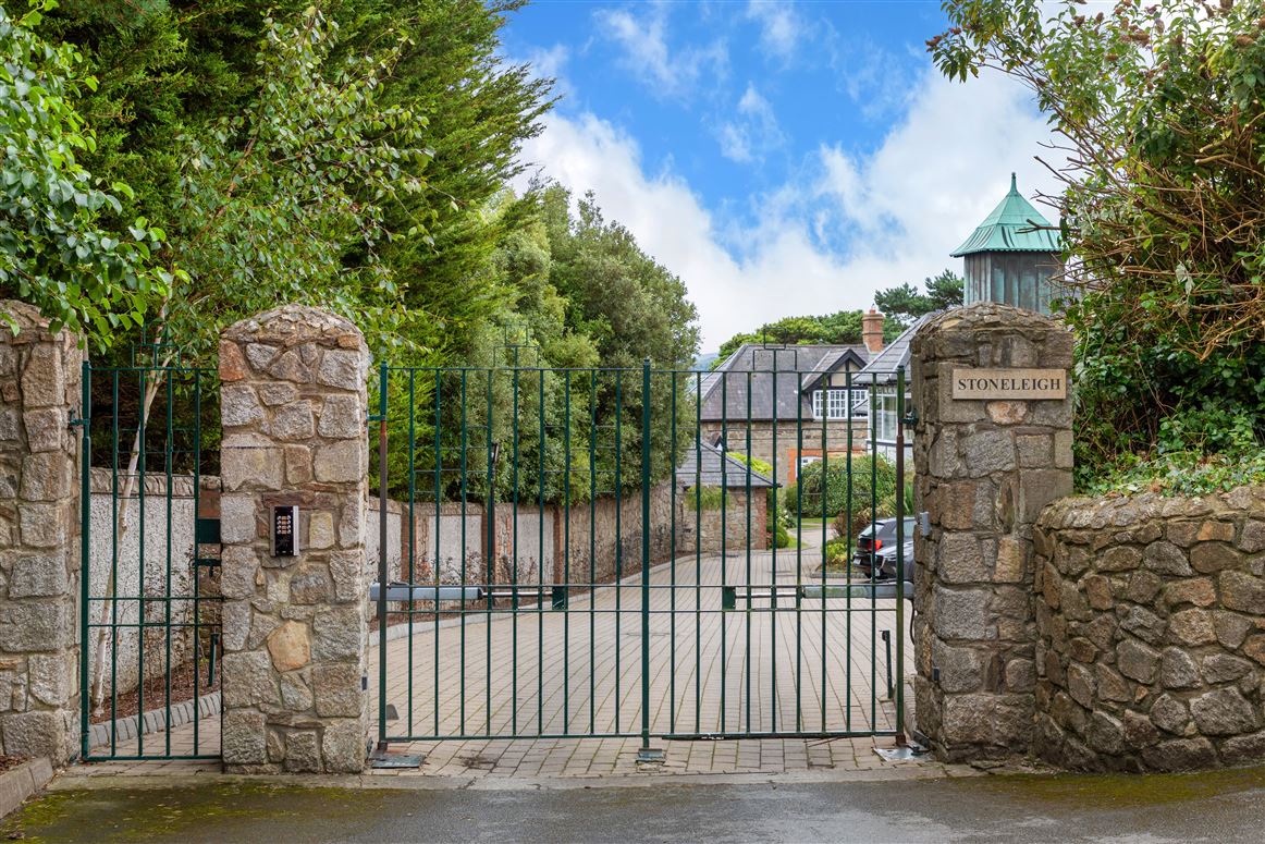 1 Stoneleigh Manor, St George's Avenue, Killiney, County Dublin