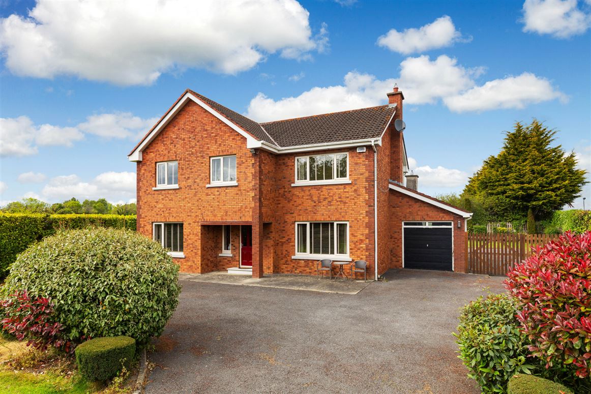 Compass Rose, Ballymadrough, Donabate, Co. Dublin