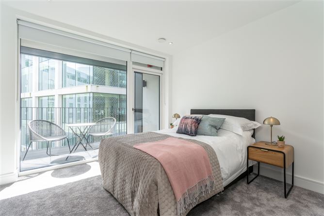 11 Ropemaker Place, Grand Canal Dk, Dublin 2